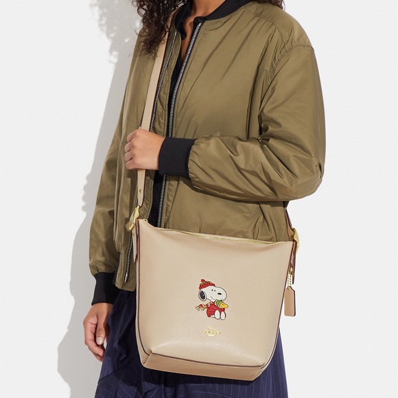 Coach X Peanuts Val Duffle With Snoopy Cuddle Motif NWT - Picture 5 of 5